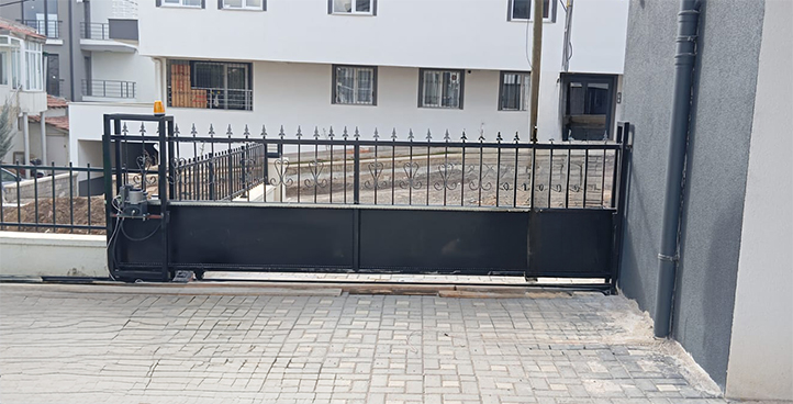 Motorlu Kapılar